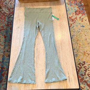 Stitch & Pine women’s flare ribbed pants leggings sage green XL NWT